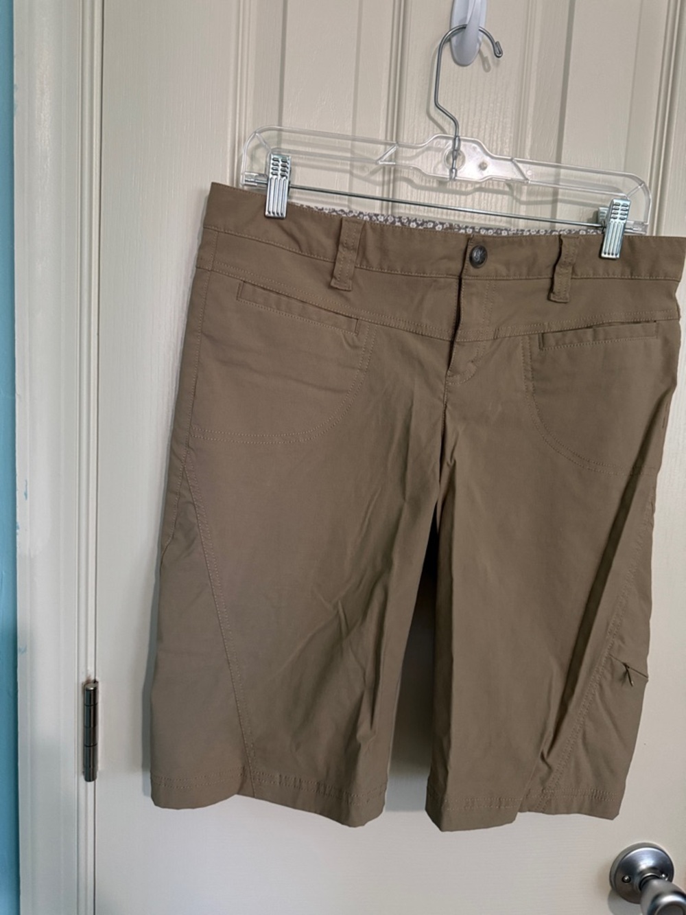 Athleta Khaki Brown Bermuda Shorts